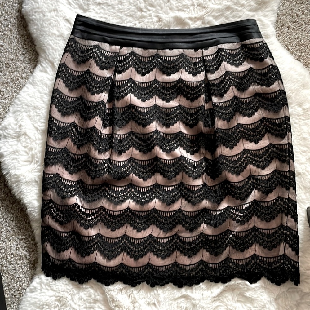 Woman’s lace midi skirt